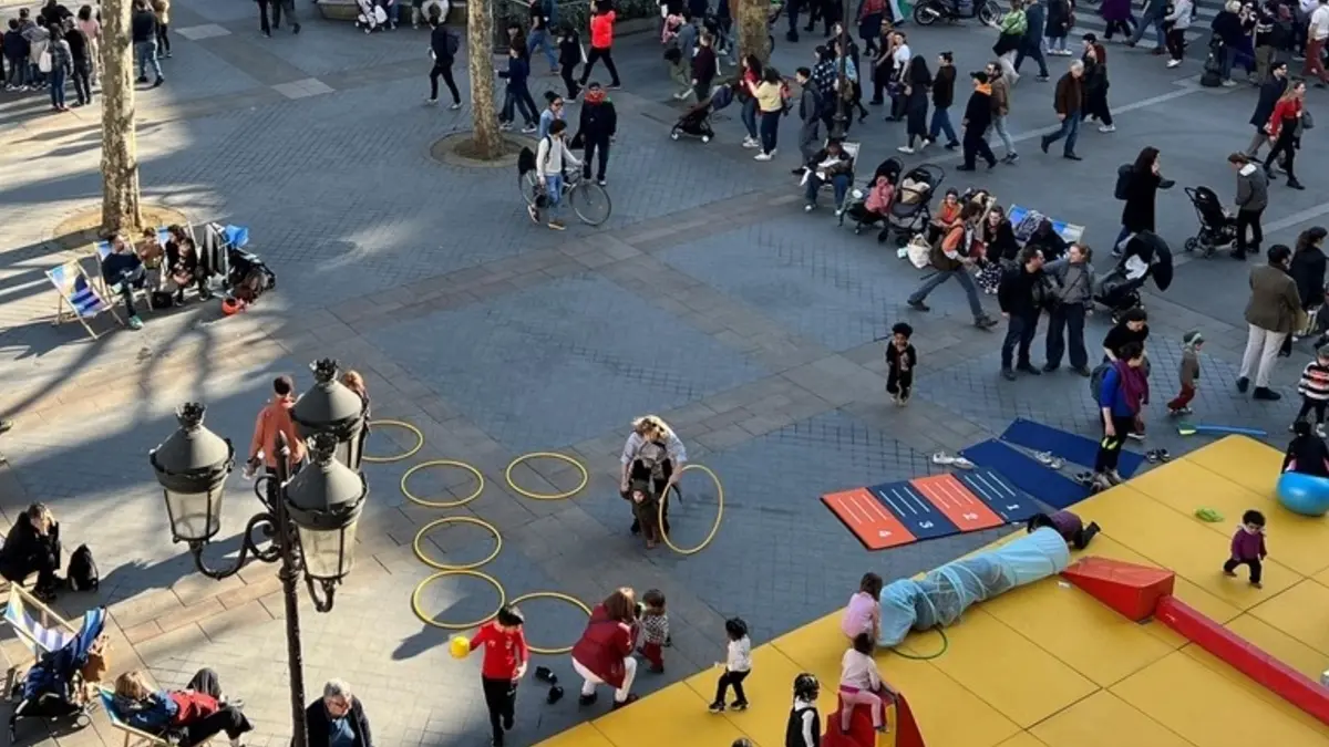 Un parvis plein de vie