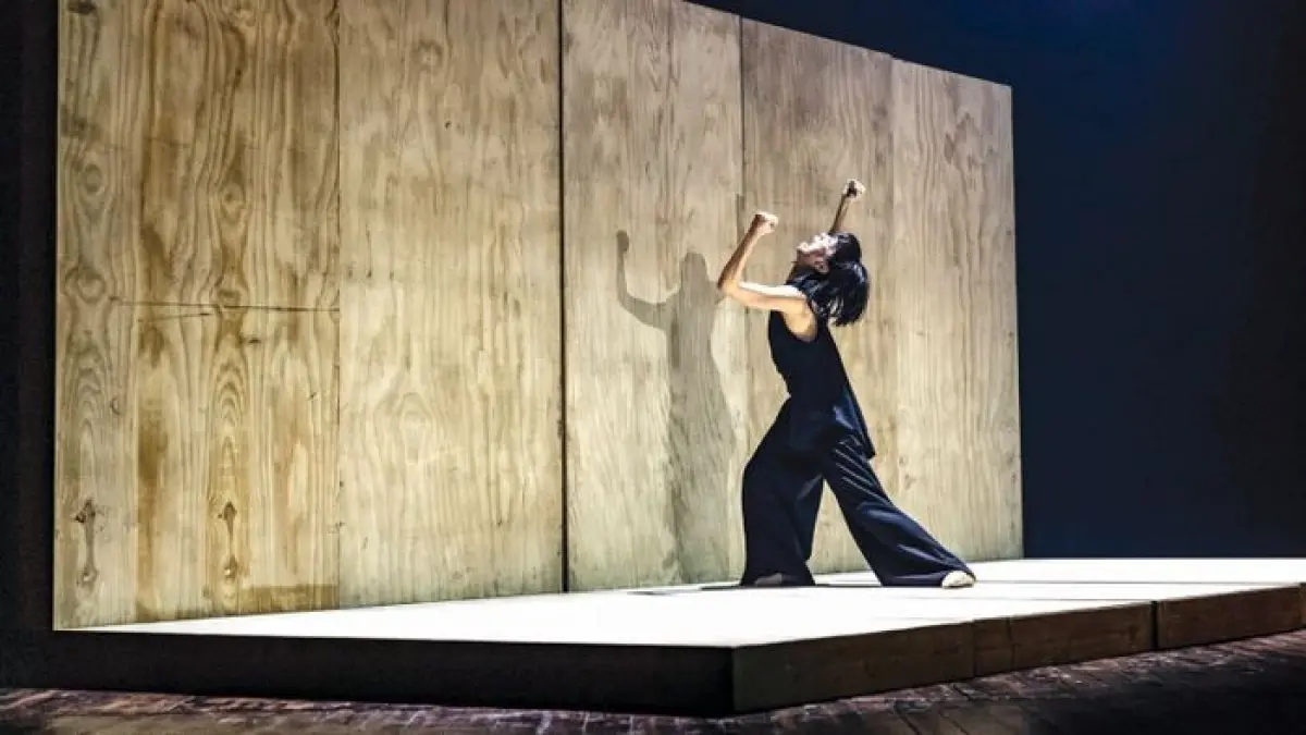 ALAN LUCIEN ØYEN ANTIGONE