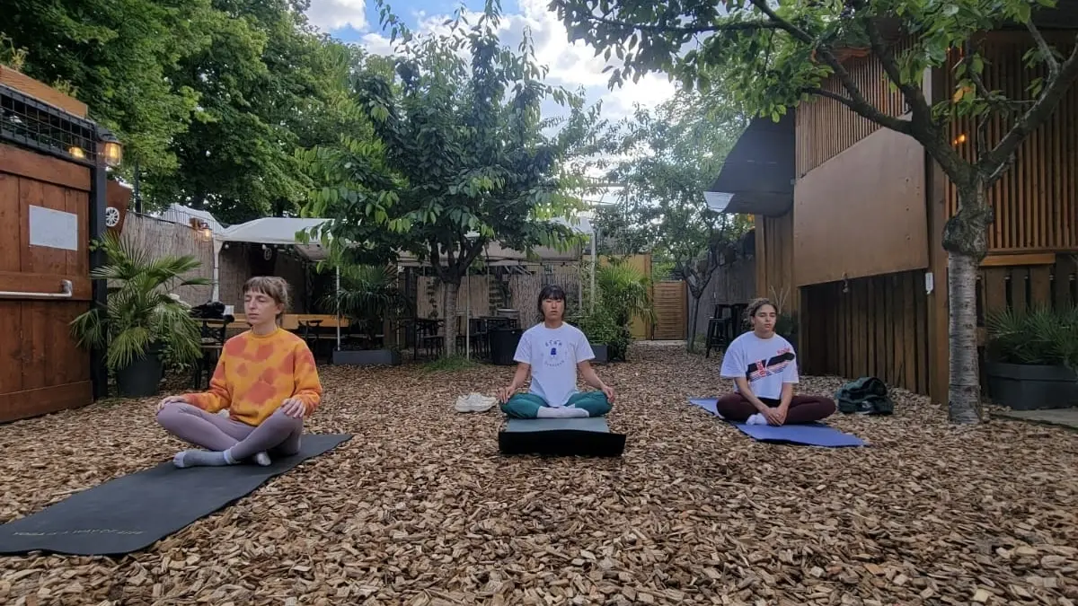 Cours de yoga Vinyasa au Jardin21