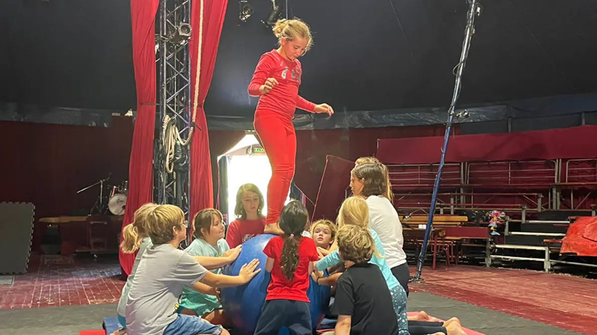 Atelier cirque 7-12 ans sous chapiteau !