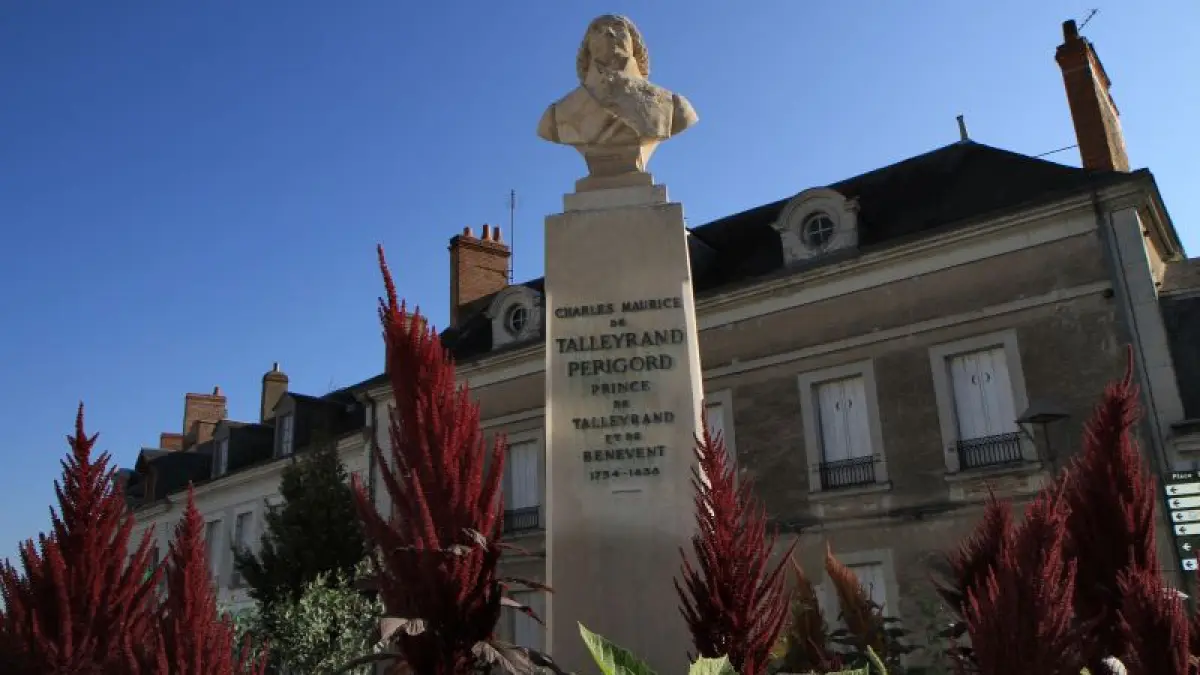 Visite de la ville de Valençay "Sur les Pas de Talleyrand"