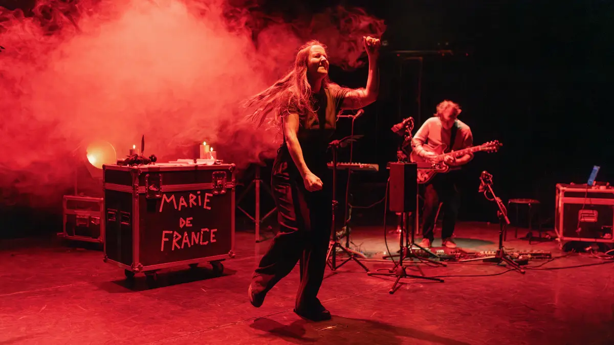 Théâtre musical en LSF et en français : Les Fables de Marie de France